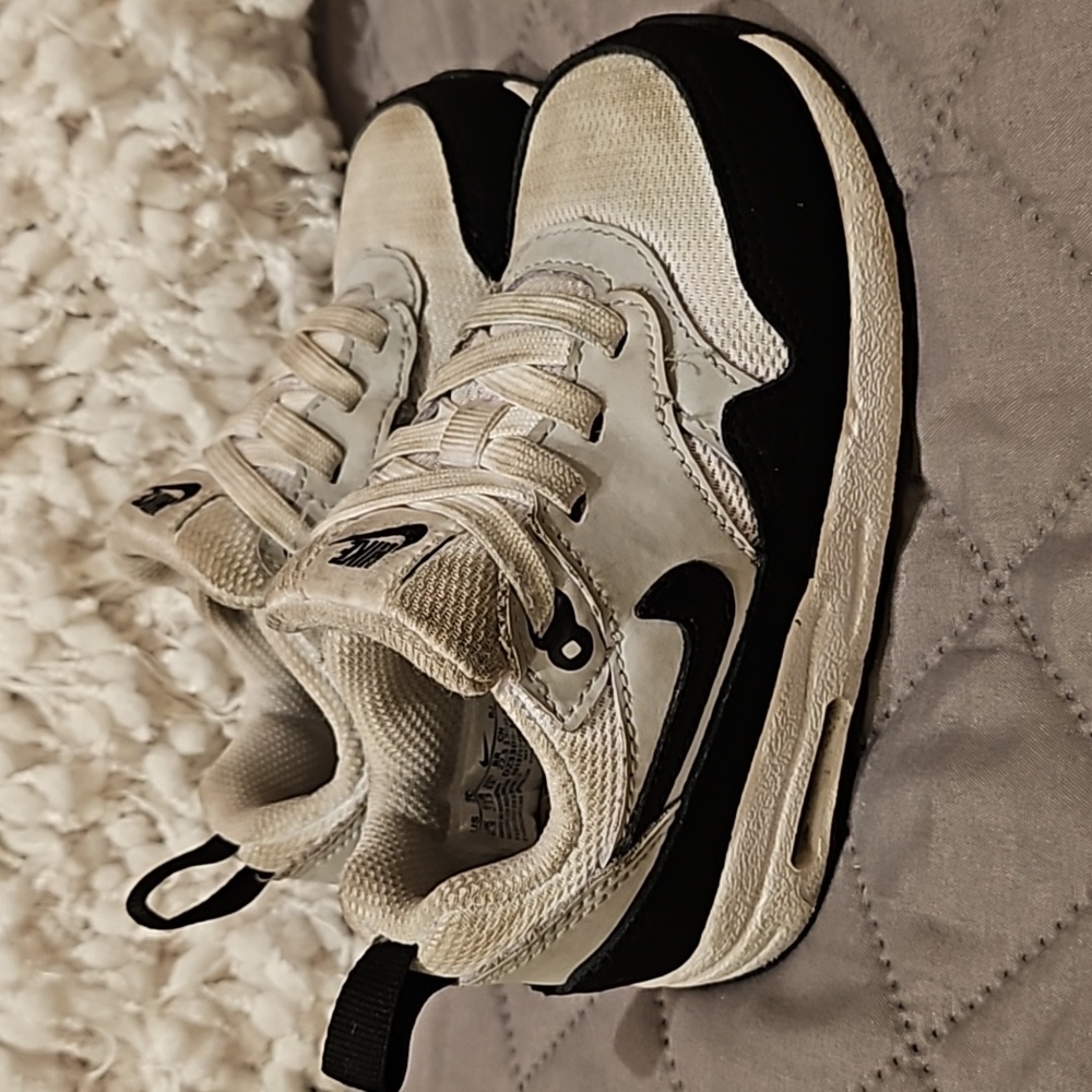 Nike Air Max Sneakers - Picture 14 of 15